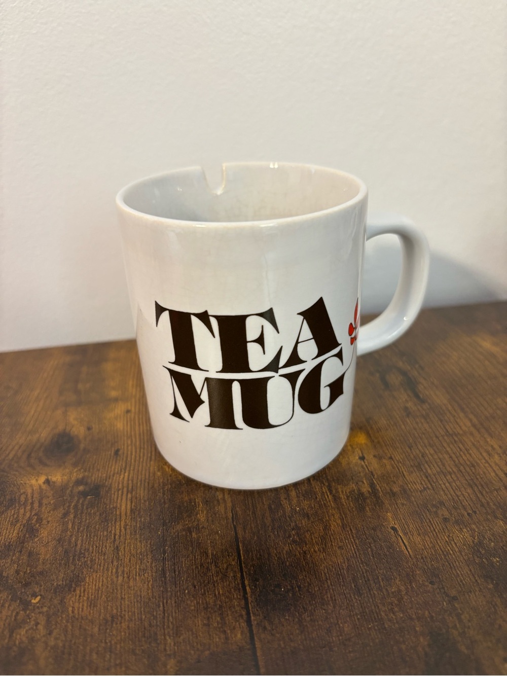 Tea mug with notch for tea bag
